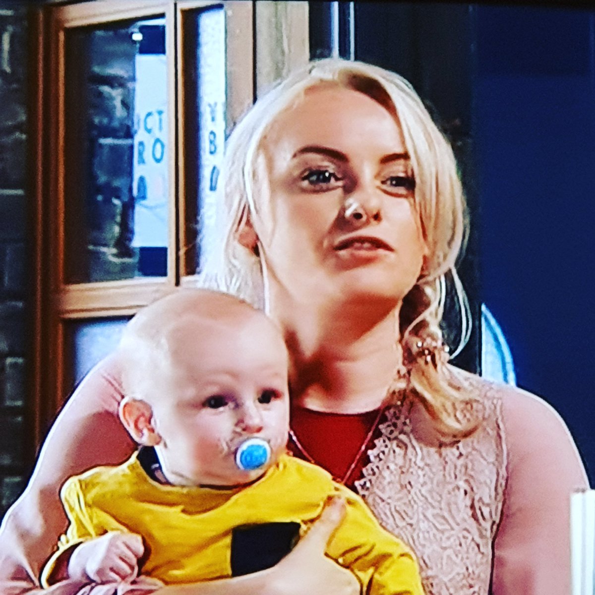 tinks29x's tweet photo. What a wonderful little start to life my baby boy has had! Long may it continue #babybertie #coronationstreet #onthecobbles #miniceleb @KatiexMcGlynn this pic makes me giggle sorry for the freeze frame... 🙈 https://t.co/CT49vJYRFh