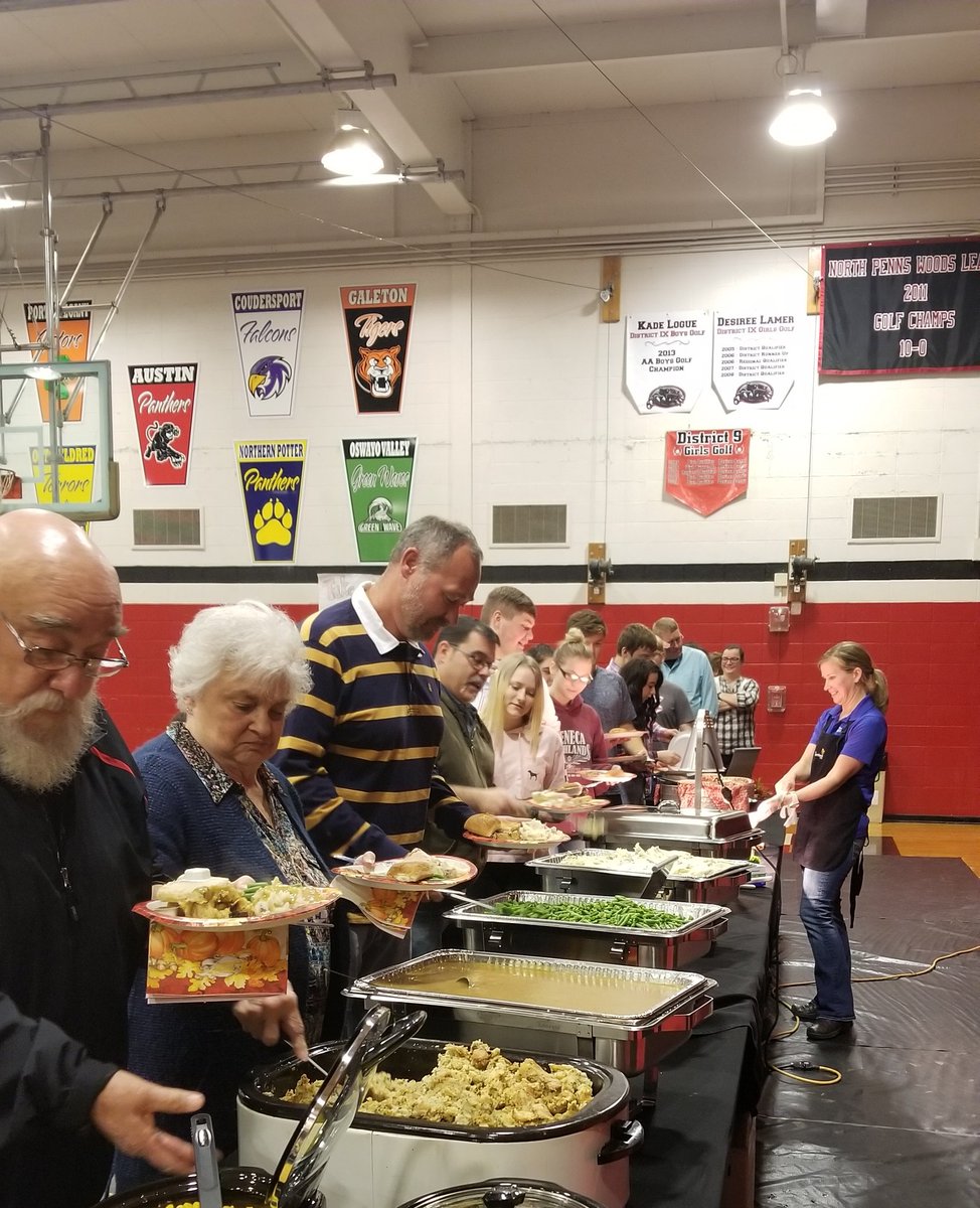 DoudKatrina's tweet photo. Wrapping up our Thanksgiving meals with one of the best. From the hand carved Turkey to the Red Skinned Mashed Potatoes, everything was delicious!! @aasd_panthers #tngcorporate https://t.co/xGF5mRZU3w