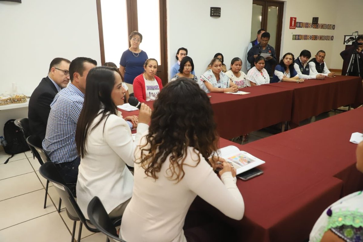 Secretaría de Bienestar (@bienestar_pue) on Twitter photo La secretaria <a href="/LizSanchezSM/">Liz Sánchez</a>, se reunió con mujeres indígenas del municipio de Cuetzalan, quienes a través de la organización Hueyi Tonal, participan en el Programa de Coinversión Social.
Destacó el empoderamiento de las mujeres nahuas para el desarrollo de sus comunidades. La secretaria <a href="/LizSanchezSM/">Liz Sánchez</a>, se reunió con mujeres indígenas del municipio de Cuetzalan, quienes a través de la organización Hueyi Tonal, participan en el Programa de Coinversión Social.
Destacó el empoderamiento de las mujeres nahuas para el desarrollo de sus comunidades.