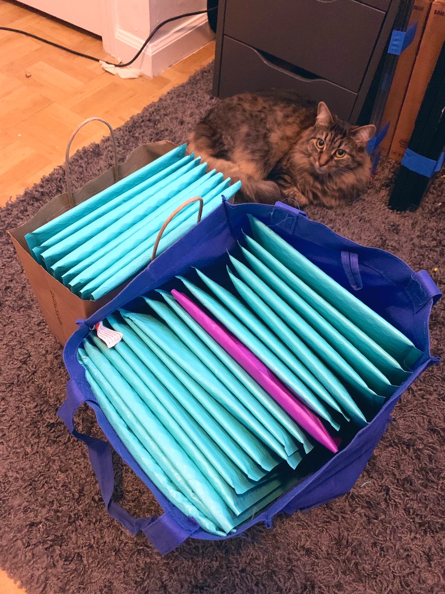 RealityBreakLit's tweet image. Who will be that one lucky author who gets the purple envelope...?

We wish we could say there’s something special and grand inside, but reality is harsh. We just ran out of blue ones.