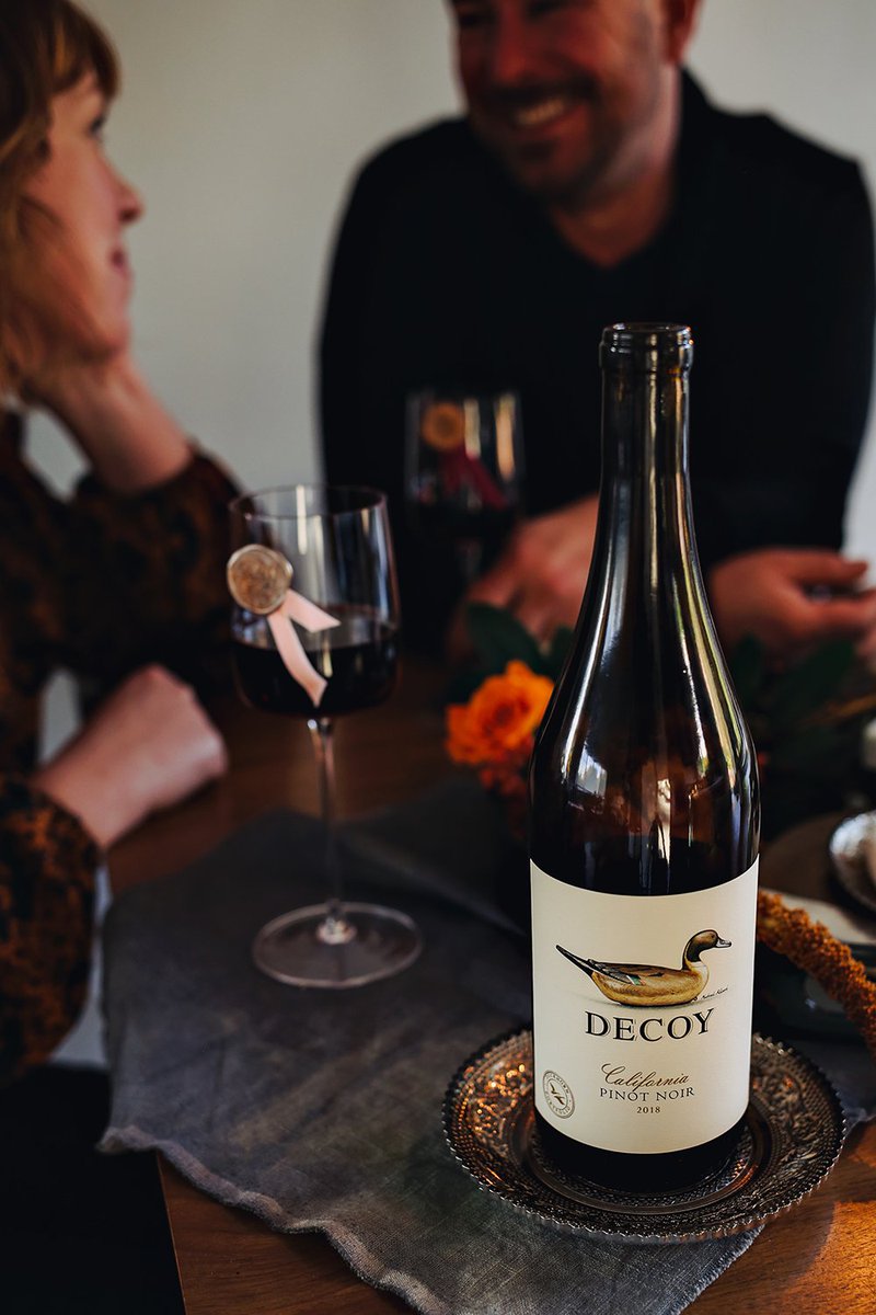 HAPPY HOUR DIY! We're upgrading the basic wine charm this holiday with a chic project that will have your stemware looking stunning. Grab a glue gun, your own bottle of <a href="/decoywine/">Decoy</a> and follow them for more inspo dinexdesign.com/blog/diy-wax-s… #ad #ElevatewithDecoy