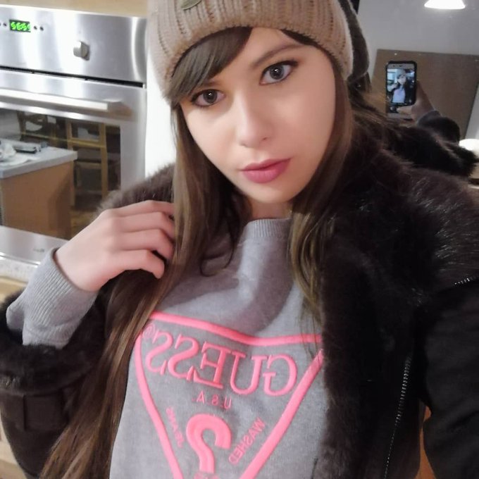 Hello les loulous 💋! Petit s&eacute;jour &agrave; la montagne en principaut&eacute; d'Andorre. Aujourd'hui petite journ&eacute;e<a href="/tag/shopping"class="tags"><span>#shopping</span></a><a href="/tag/mode"class="tags"><span>#mode</span></a><a href="/tag/sexygirl"class="tags"><span>#sexygirl</span></a>