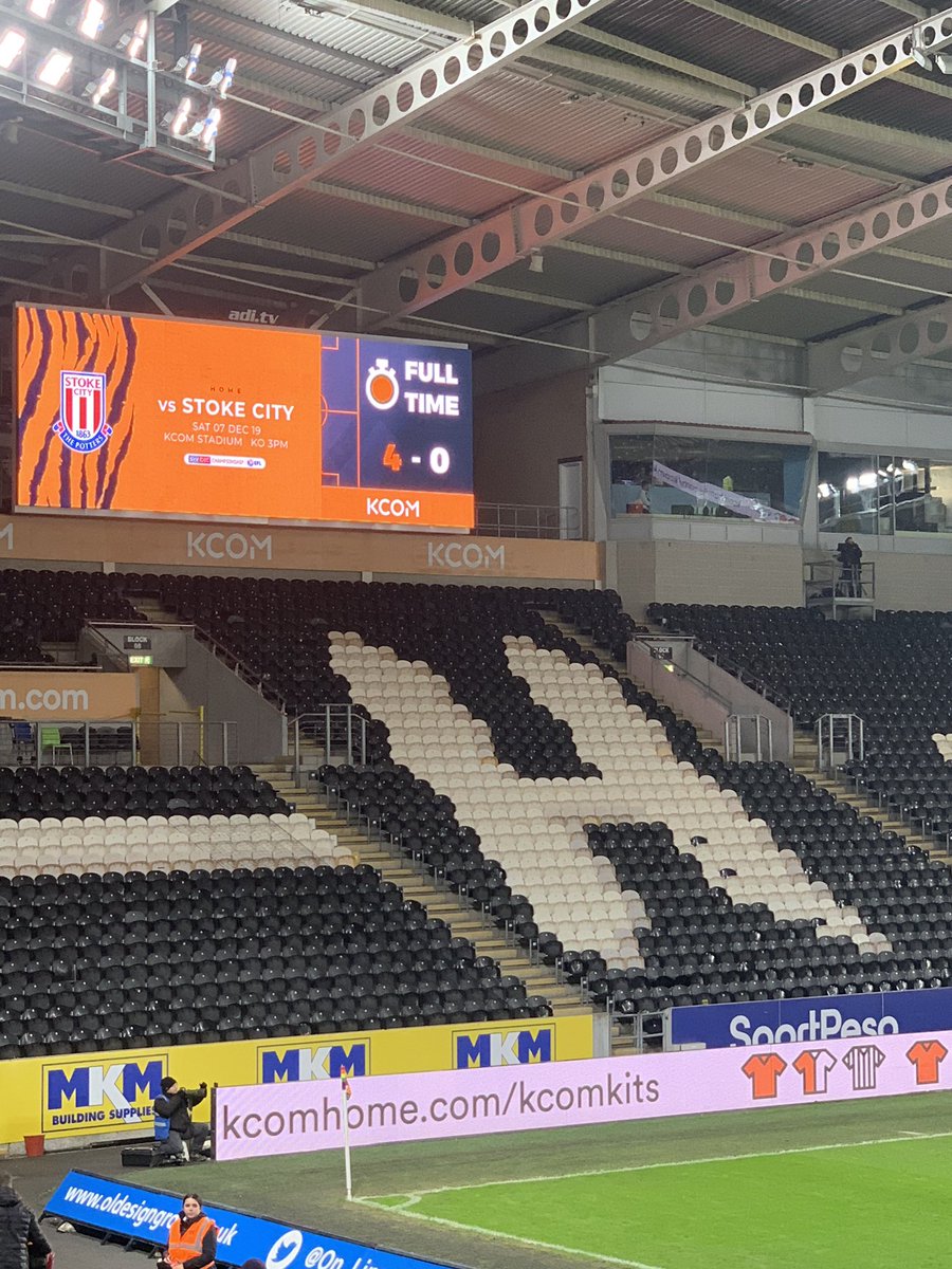 MichelleDewbs's tweet image. 4-0 win for @HullCity Steak &amp;amp; Ale pie and @YorkshireTea 

What more could a girl want?! 

#UTT #Hull