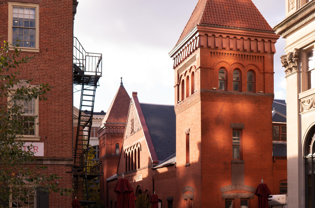 The Lancaster Central Market has a number of exciting happenings this season and we don't you to miss a thing. 😍

Head here to see what's coming! figlancaster.com/2019/11/08/cel…