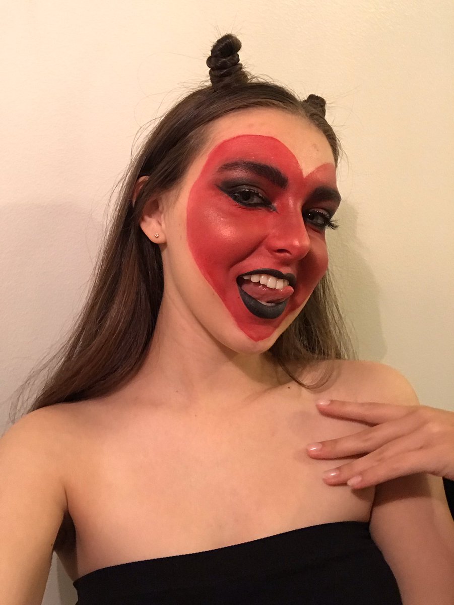 RichhartRylee's tweet photo. No makeup rylee vs. makeup rylee https://t.co/XQYdX2LxpM