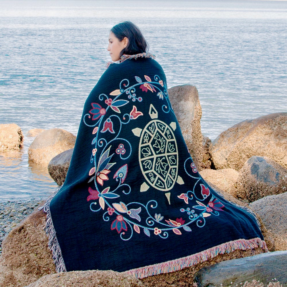 Jessica R. Metcalfe (Turtle Mountain Chippewa) launched  @BeyondBuckskin in 2009. The collective now hosts the work of over 40 Indigenous artists and designers! https://shop.beyondbuckskin.com/ 