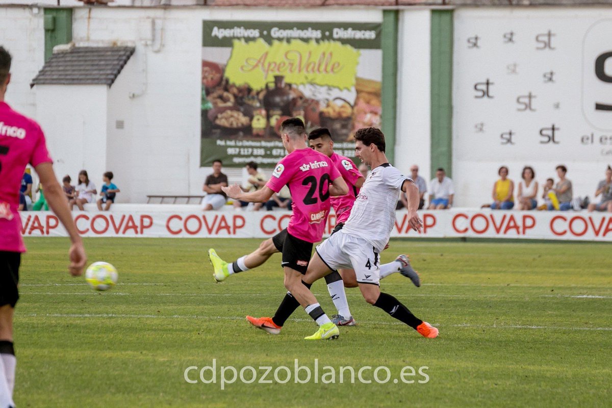 En la noche de hoy y tras decidirlo unilateralmente -nuestro jugador <a href="/Frankdelasierra/">Fran Moreno</a>- deja de formar parte del club. Lo único que nos queda es darle las gracias por todo, y desearle mucha suerte en el futuro tanto personal como deportivamente.