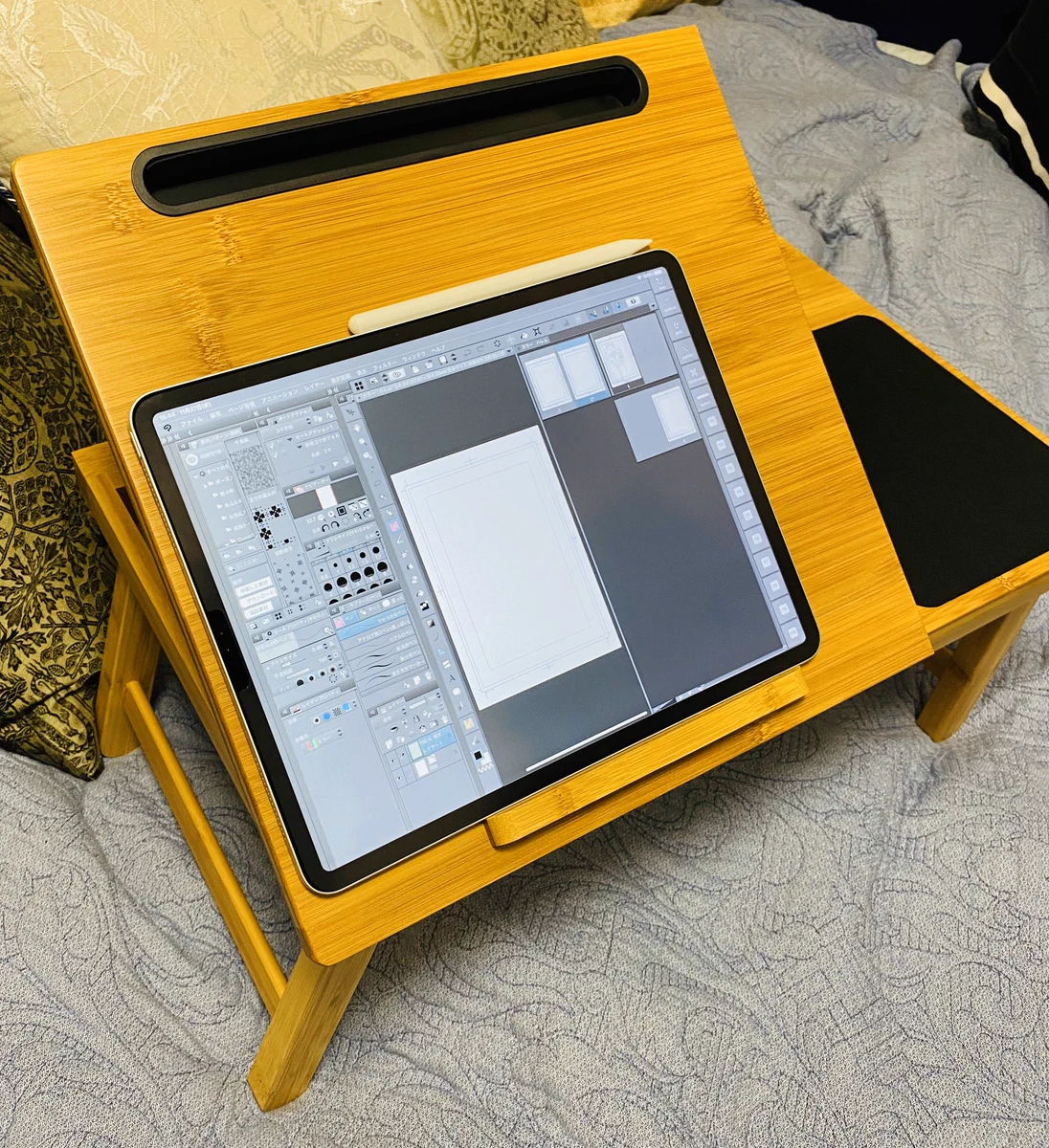 ベッドでiPad作業が簡単にできる！？コストコの机が便利すぎるwww
