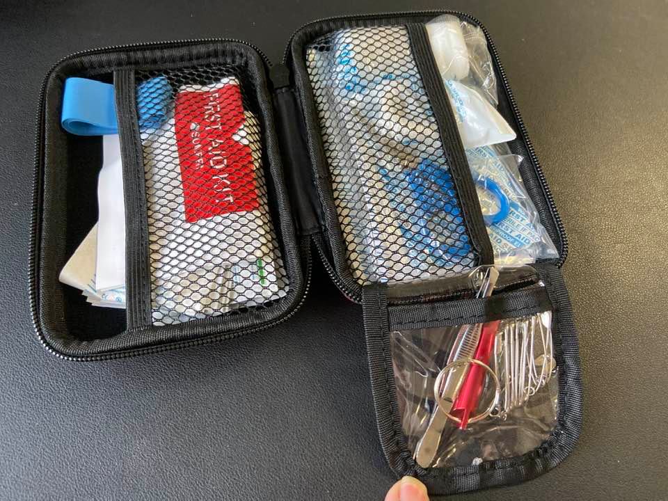 Kery_lee's tweet photo. A first aid kit with so much in it, even an emergency blanket. We got it to leave in the motorcycle saddlebag for emergencies. Check out the link &see the stuff in it
#sumpri #firstaidkit #minifirstaidkit #Emergencyfirstaidkit #survivalkit #campingfirstaid
https://t.co/66iwOKmzvO https://t.co/GWFXAU3we9