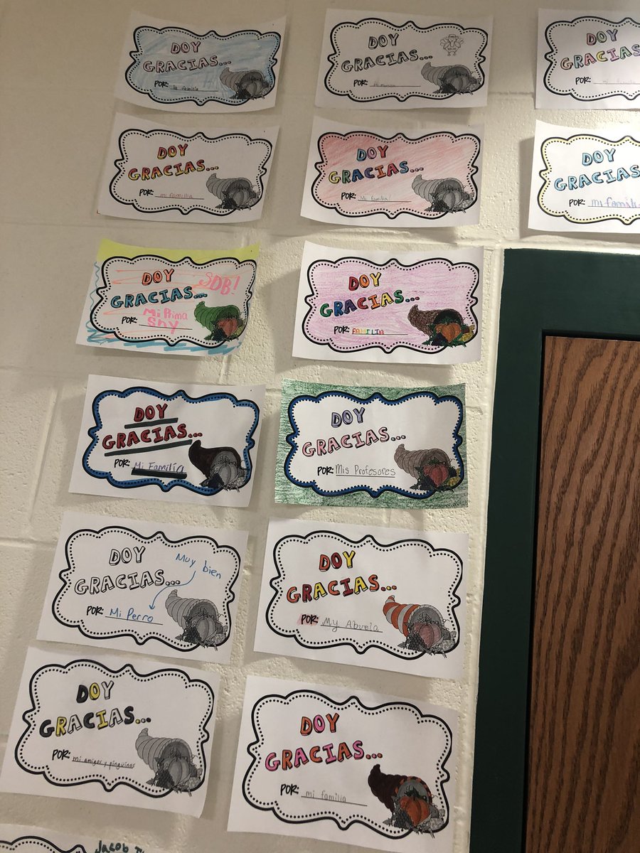 SraLomba's tweet photo. Doy gracias por.... Kids took a momento to say what they give thanks for today @DartmouthHS #maketimetoreflect #gracias #HappyThanksgiving #graciaspormisestudiantes https://t.co/HCJihdKNNE