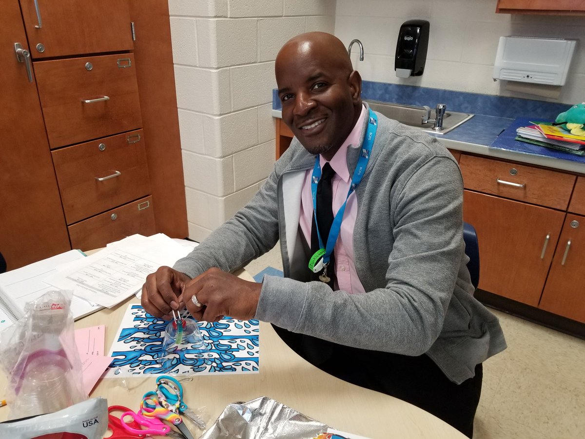 MfriedmanLMES's tweet photo. And...  Mr. Jackson gave it a try as well! https://t.co/VBwCmAVdM6