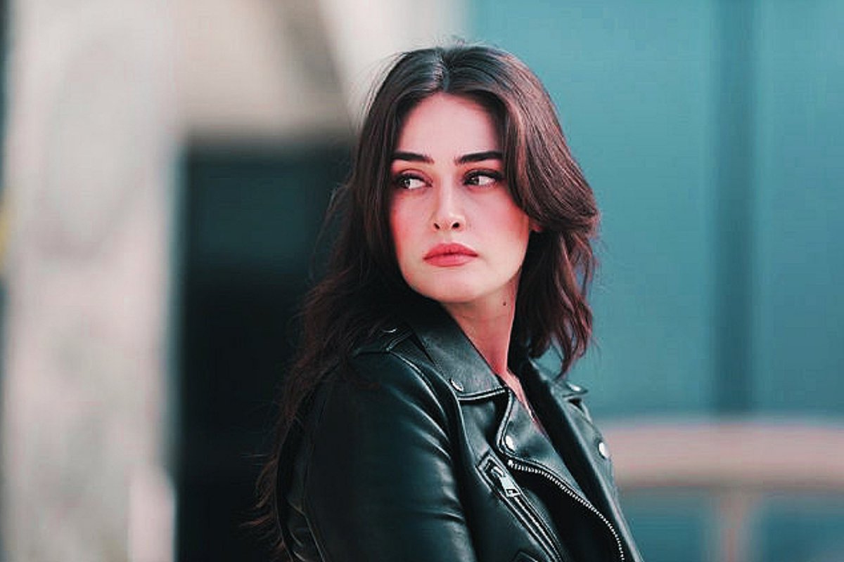 ESRABILGICFAN's tweet photo. Avukat Sibel 🔥
@esbilgic , #Ramo https://t.co/18Qv3whEvS