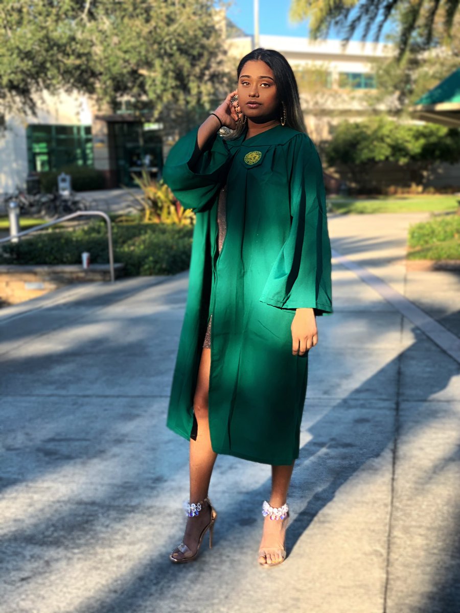 Yesha_BaeBee's tweet image. Thank you God for this opportunity &amp;amp; blessing 🤞🏽 C/O 2019 Biological Health Sciences/Public Health 💚💛 #firstgengraduate