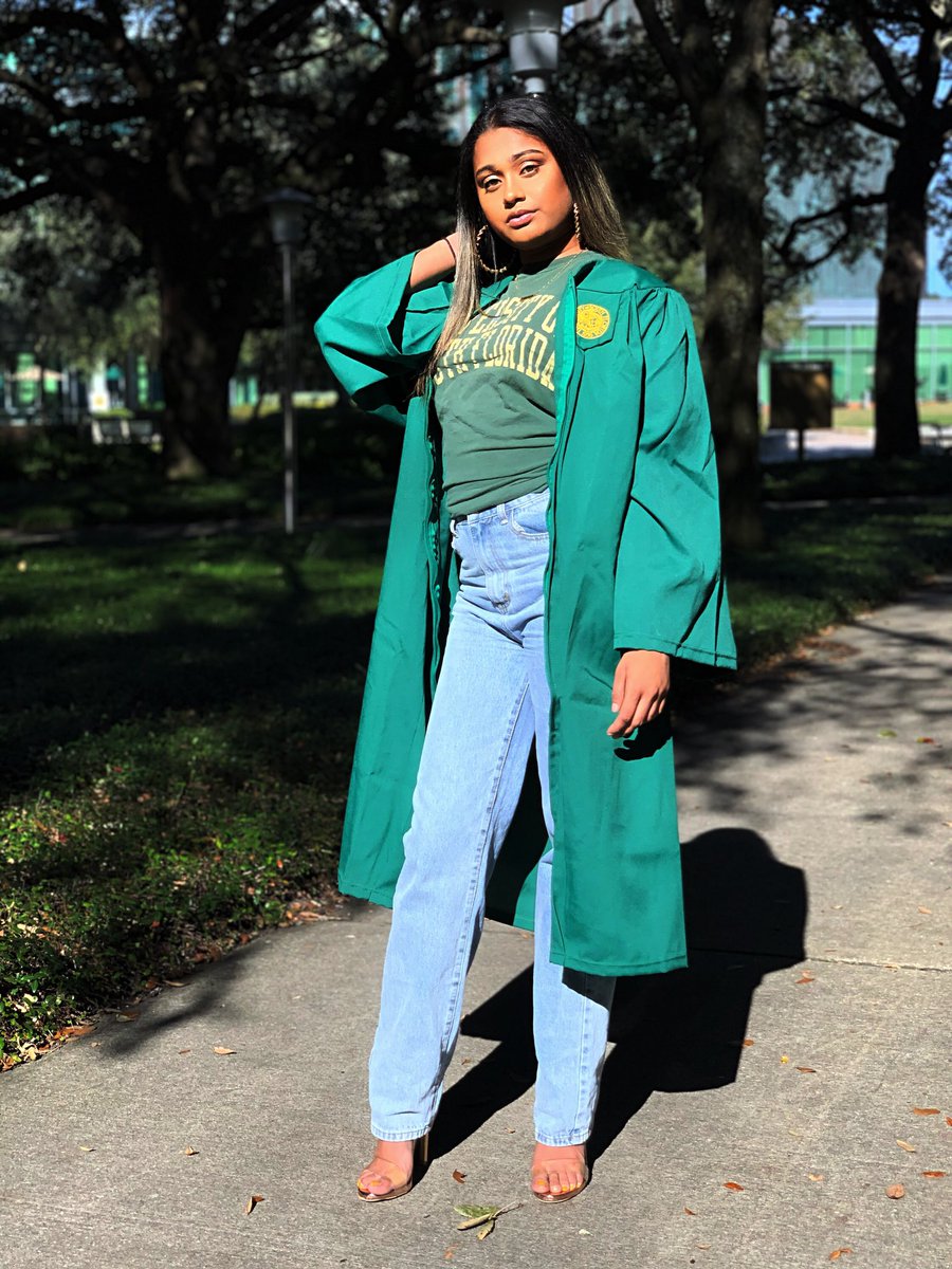 Yesha_BaeBee's tweet image. Thank you God for this opportunity &amp;amp; blessing 🤞🏽 C/O 2019 Biological Health Sciences/Public Health 💚💛 #firstgengraduate