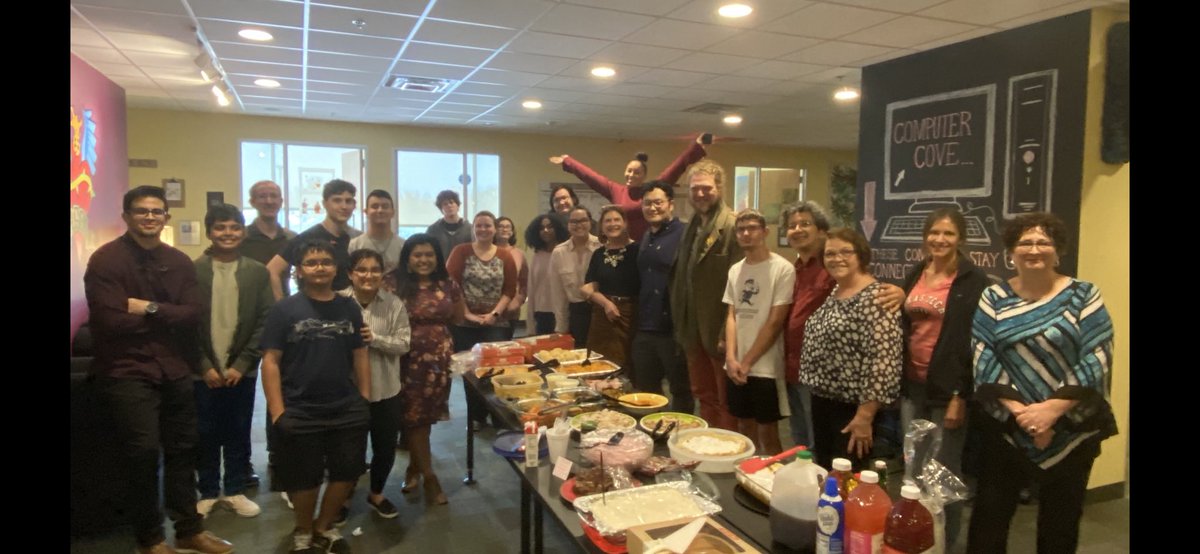 MsVaughnReaders's tweet photo. @fusionsugarland ‘s Thanksgiving Feast! We had the best time enjoying a delicious meal made with lots of love! ❤️ https://t.co/I5OW275L6d