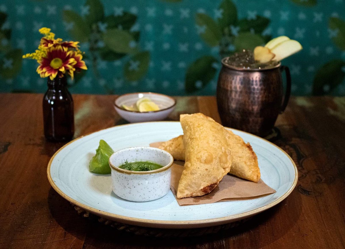 Crujientes, llenas de queso y con mucho sabor, así son nuestras empanadas de pescado.