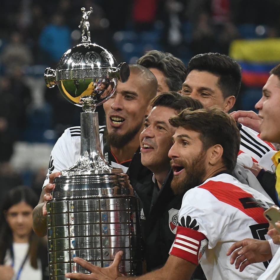 <a href="/nico_latini/">Nico Latini</a> Estas mal? Tuviste un mal mes? Un mal año? Pensa en que los bosteros se fueron a madrid a ver en primera fila como River se cojia a su equipo y siguen pagando cuotas del viaje y tus problemas se solucionan