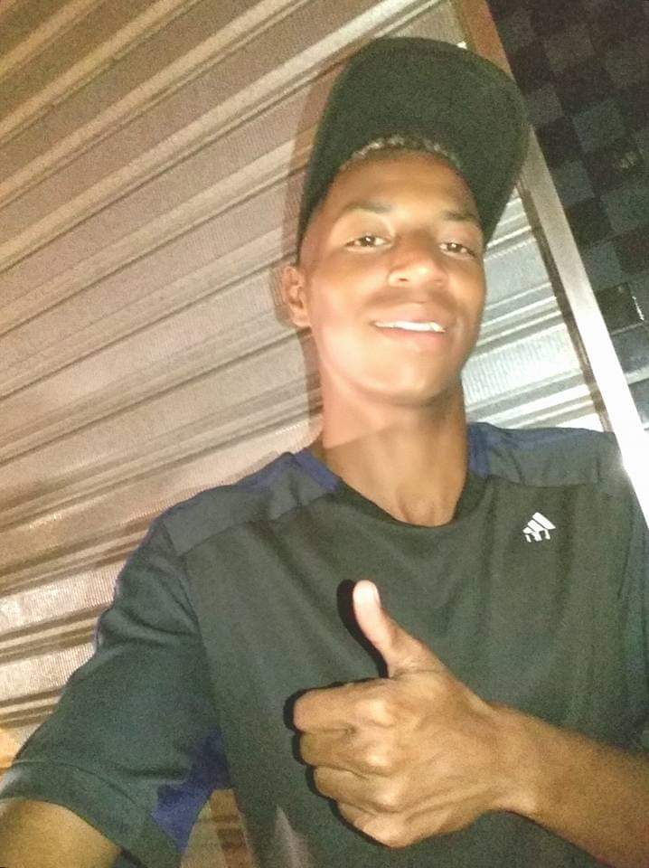 BudweiserDa's tweet photo. - Maiô orgulho de uma mãe e vê seu filho bem formado trabalhando numa faculdade #Devido🕝🍁 🌏 #Boanoite https://t.co/2dQ82EioVl