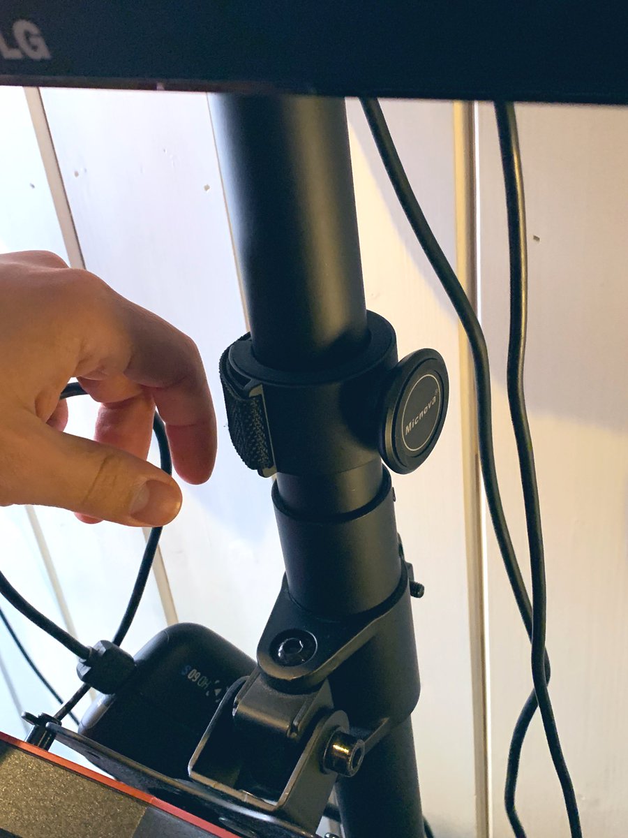 starflame's tweet photo. Struggling where to put your capture card but you want it close for ez access? I gotchu fam

@elgatogaming @OBSProject 
#starflameprotip #streamerhacks #elgato #hd60s #obs #obsstudio #twitch https://t.co/o7v4q3krqU