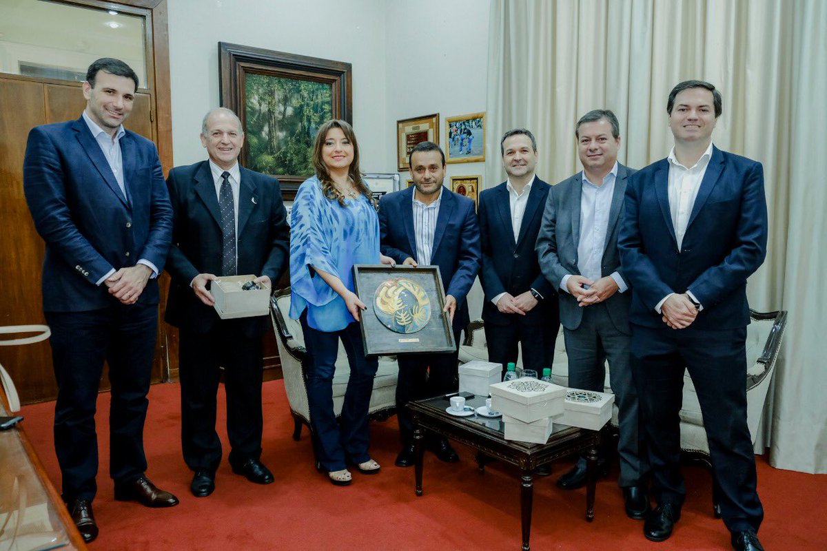 herrerayflia's tweet photo. Hoy compartí reunión de trabajo con los integrantes de la Fundación Mediterránea, nos permitió intercambiar miradas a corto y mediano plazo sobre la políticas económicas de la Argentina y de Misiones. Compromiso de trabajo en conjunto. @IERAL_NEA https://t.co/dn0AkECLjj