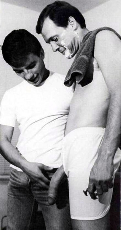 Nolan_forDaddy's tweet photo. I love vintage pics 😏
#gaydaddy #gayincest #dadsongay https://t.co/GlQmkQsTgd