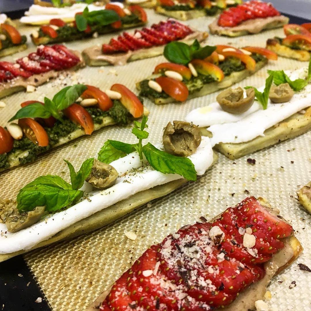 AdasVegan's tweet photo. Picture by Organic Sisters
Sweet potato toast layered with Ada’s Vegan Mozzarella, olives, mint &amp; zaatar!

#Vegan #Cheese #VeganFoodShare #VeganFoodPorn #WhatVegansEat #GoVegan #PlantBased #DairyFree #OneWorld #VeganLebanon #LebaneseVegans #Adas #AdasVegan #Lebanon #Beirut https://t.co/2BqH9MvqY5