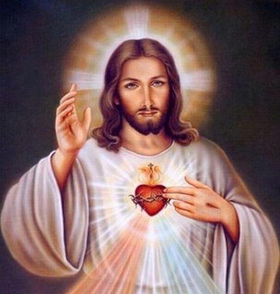 I LOVE THE SACRED HEART OF JESUS! RETWEET IF YOU DO TOO! #Jesus #JesusChrist thepoweroftherosary.com/rosary-power-b…