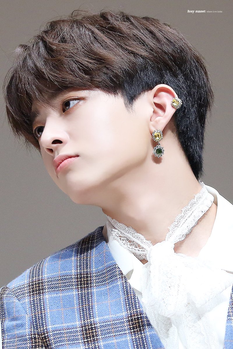 _K3YR1NG's tweet photo. 넌 날 가학심에 물들게 만들어 https://t.co/X0BLCjFZQ7
