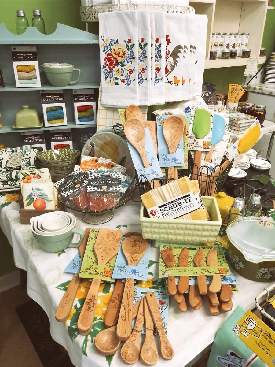 GreenDaffodil1's tweet image. Gorgeously engraved, beechwood measuring spoons, rubber spatulas and an assortment of kitchen utensils. Not to mention dishcloths, measuring cups and other needed cooking/baking helpers. #creativekitchen #beechwood #sugarsaver