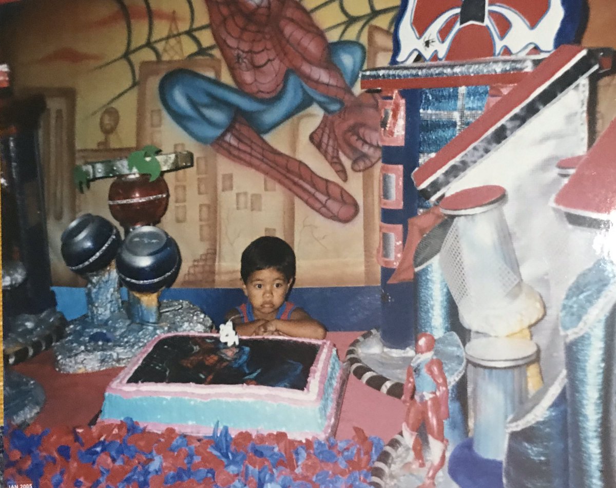 darkyson's tweet photo. - Darkyson como assim vc não gosta de fazer festa de aniversário????

Eu no meu aniversário de 4 anos: https://t.co/rZi4qV4WnV