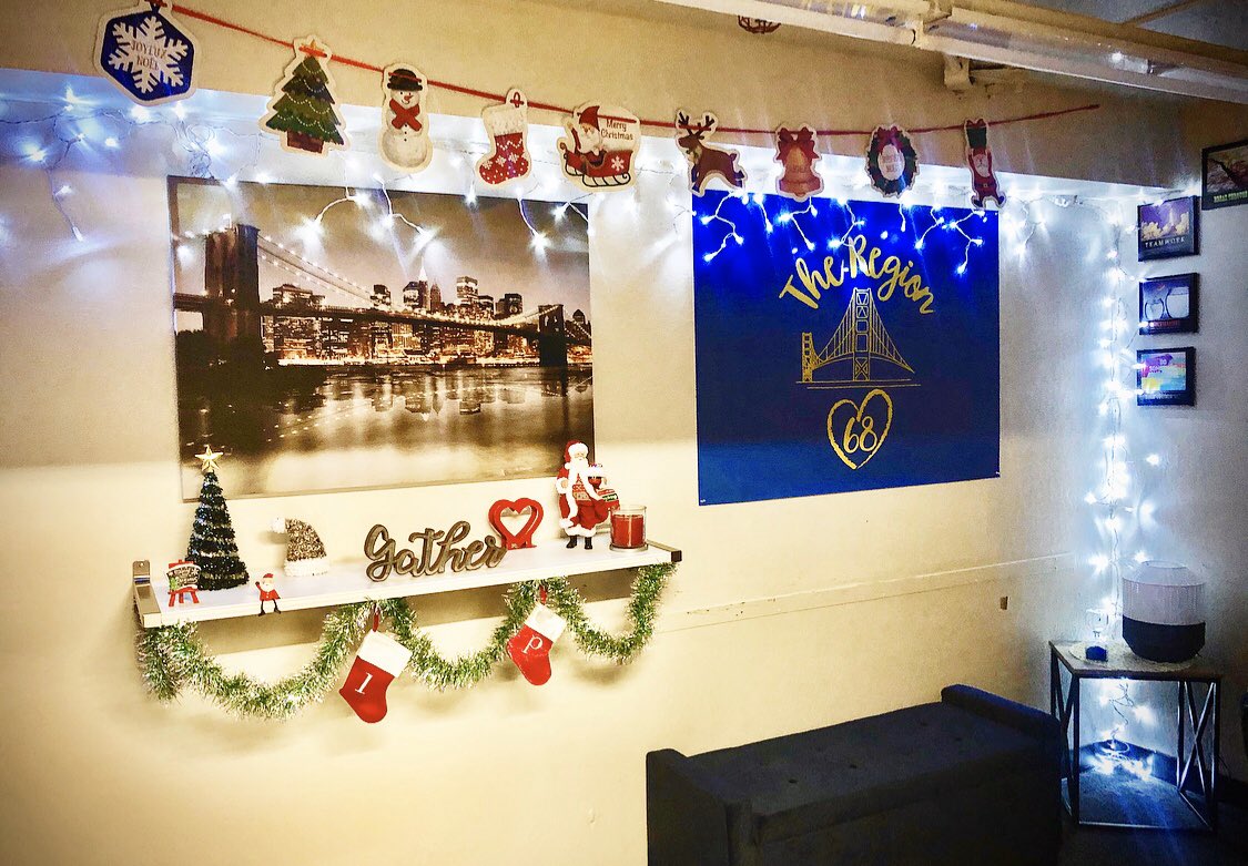SherminehGh's tweet photo. Christmas in Berkeley 
Happy Holiday  🎅🏽🎁🎄 

#CVS9941
#Bayrising #CVShealth #Christmas2019  
@JRFiesel 
@AMohempourCVS 
@tamviva https://t.co/pndLbwhlmf