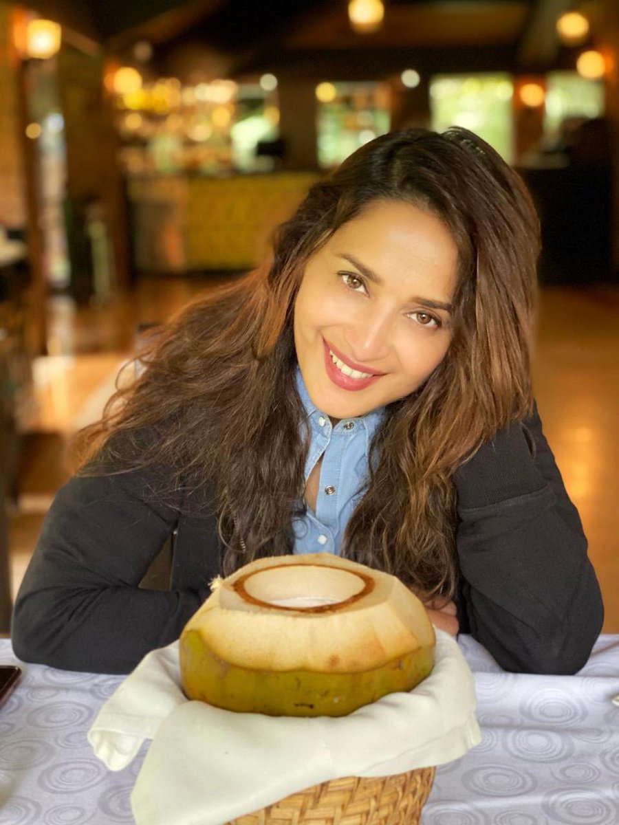 Madhuri Dixit Nene tweet media