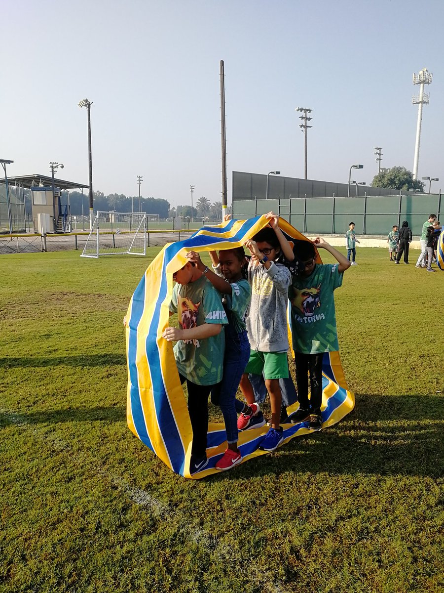 VtechMr's tweet photo. Great Wildcat Wake Up event in 5th grade! Teamwork wins! #dhapr1de https://t.co/wdeMCjJ1xX