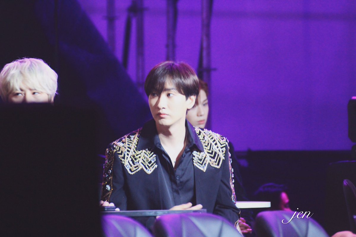 monkeyhyuk_doll's tweet photo. #eunhyuk #AAA2019inVietnam 
Don’t remove logo https://t.co/FYfiYxZFEV
