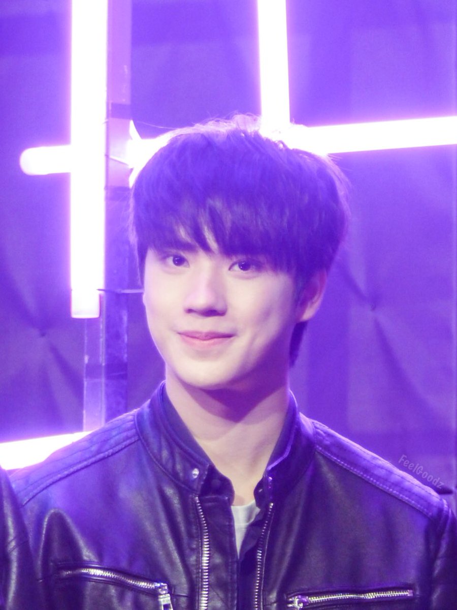 FeelGoodz_'s tweet image. รักเธอคนนี้ 24 ชั่วโมง ~ ♡

#TEeThanapon 
#Superboyprojectweek10