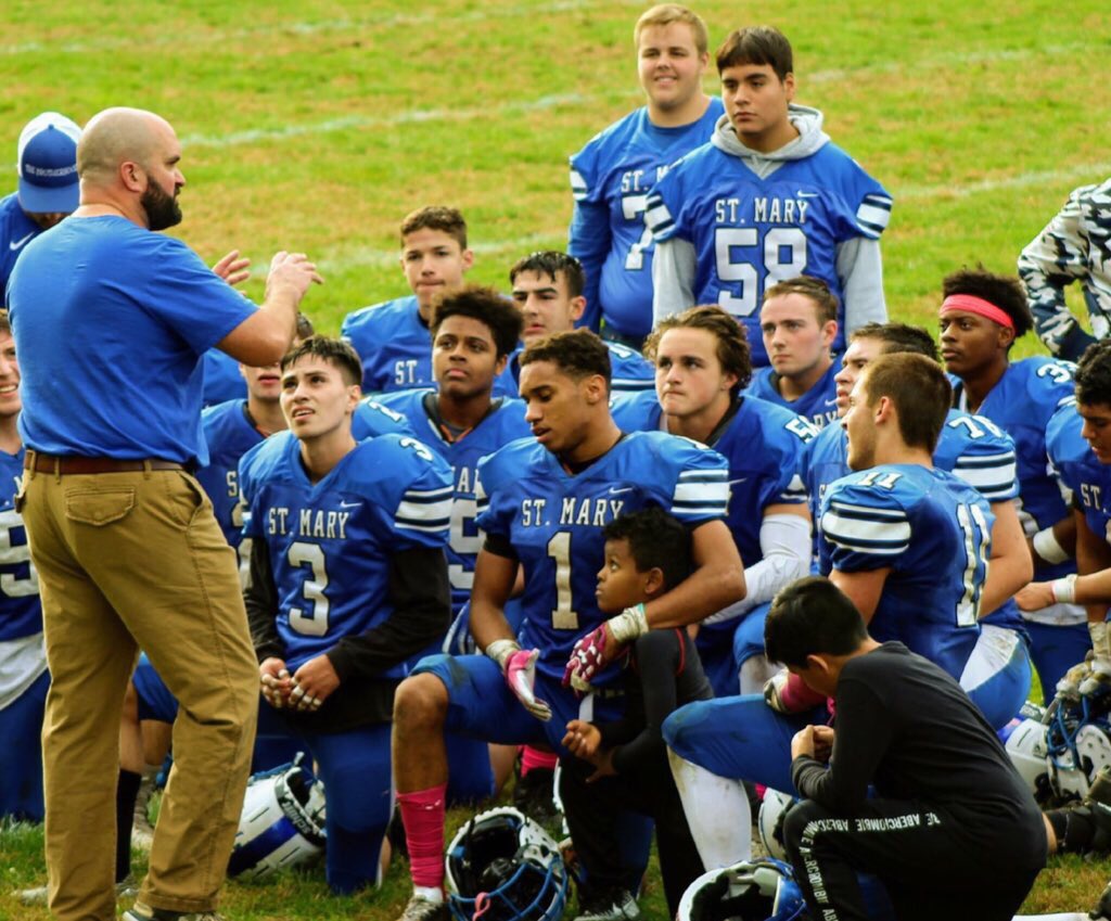 coach_coyne51's tweet photo. Need a more powerful word for thankful on this holiday. I suppose it’s love. Love this team. Love my family. 

HAPPY THANKSGIVING from our family to yours. https://t.co/FmTuKJ4yXU