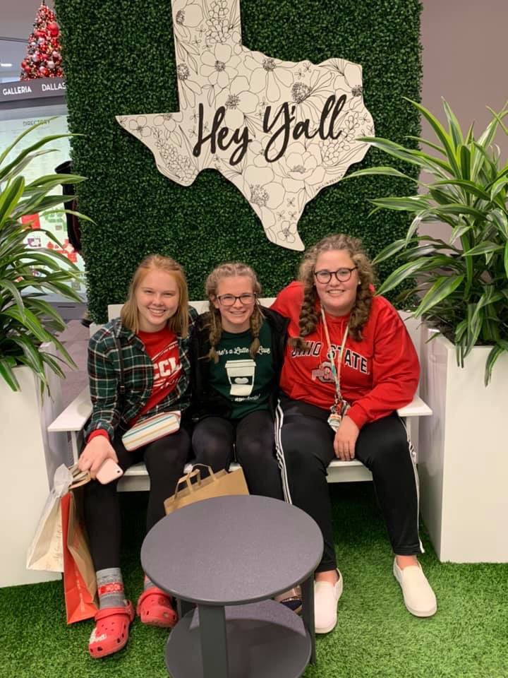 virginiafccla's tweet photo. We appreciate how our National Vice President of Membership (@FCCLAMembership) from Eastern View High School (@evhsFCCLA),  #VAFCCLA state officers, and @NationalFCCLA chapter members represented us at the #FCCLA National Fall Conference (#2019NFC) in Dallas, Texas! #ShineBright https://t.co/XhPQbX1zZX