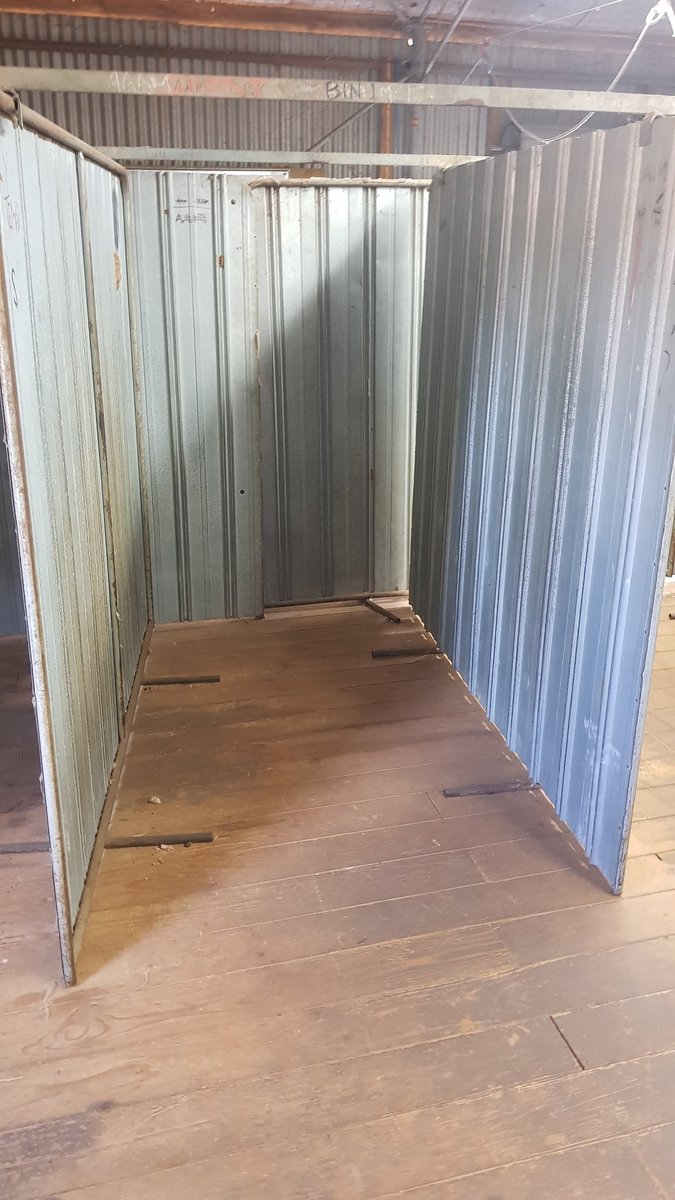 4DVirtualFarm's tweet photo. A day of #photogrammetry with @OzBigBen in the #Shearing shed. Shearing done for the year (almost). Looking forward to final result in #DookieVR. Also testing out #xphasepro https://t.co/cpS4ZXLJec