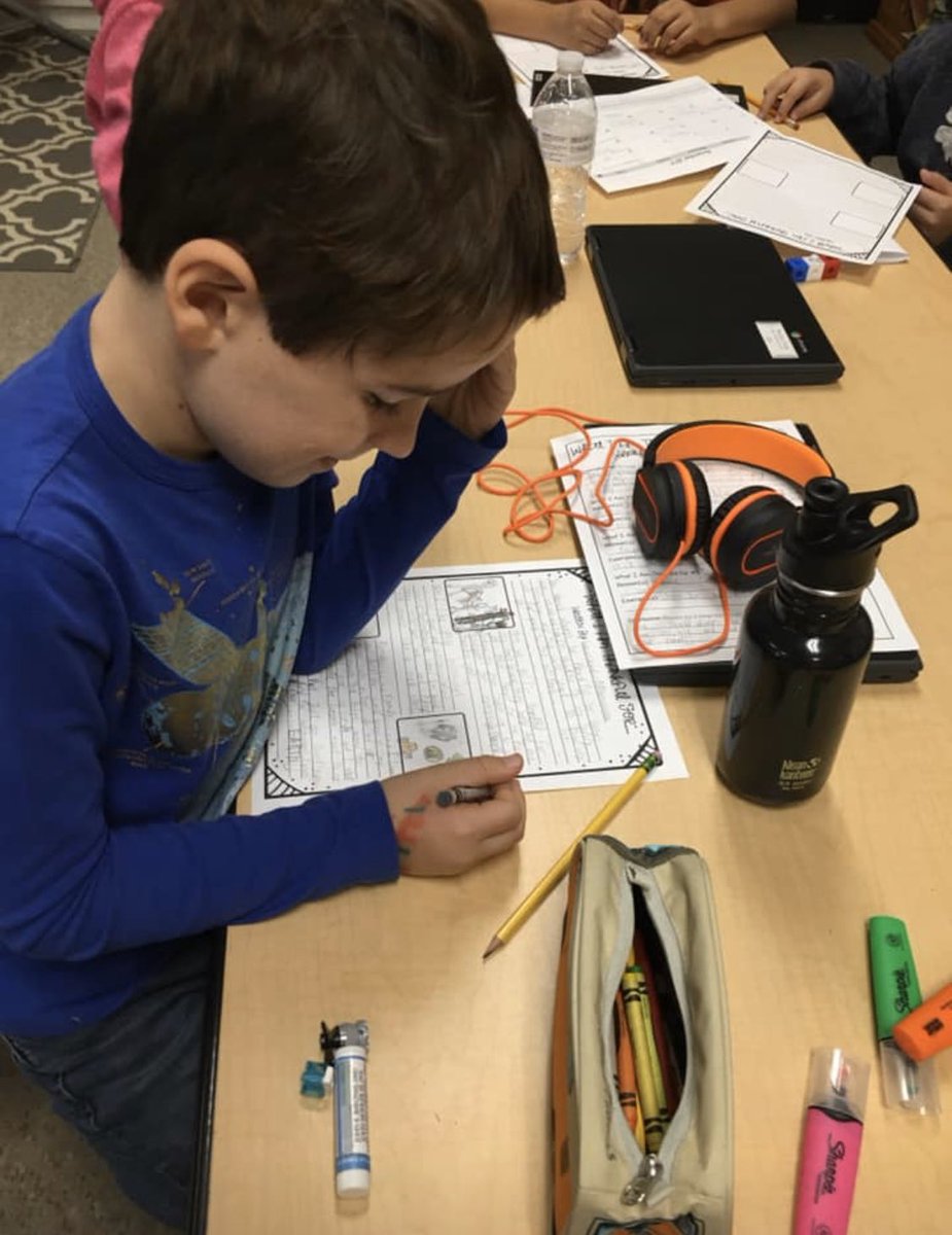 3rd grade students wrote each other letters of gratitude.  What a beautiful way to celebrate our Hillcrest Family.