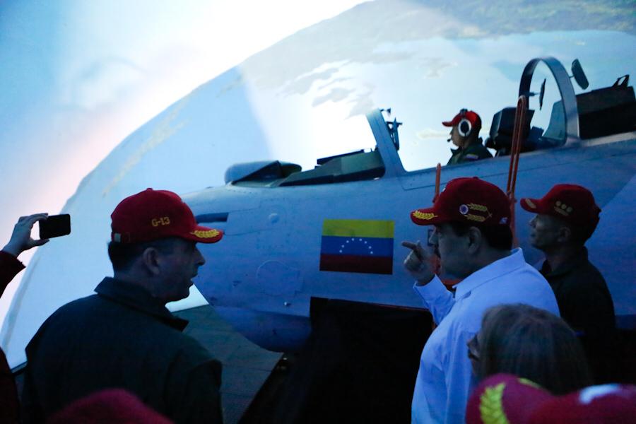 Together with the #FANB Superior Staff, I inaugurated the wonderful Sukhoi Su-30 MK2 Flight Simulator. A modern computerized training facility for the training of our Air Guardians of the worthy @AviacionFANB. Maximum Defense for the Homeland!