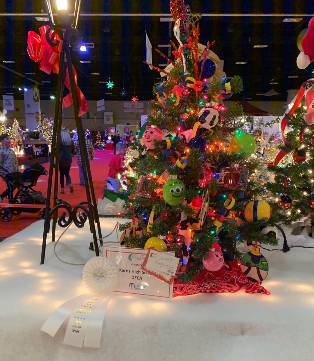 More exciting news for our DECA chapter - our tree for the Fantasy of Trees event won “Best use of color!” Another moment to be thankful and appreciative for my DECA students. #HereWeGo <a href="/KarnsBeavers/">Karns High Beavers</a> <a href="/decatn/">Tennessee DECA</a>