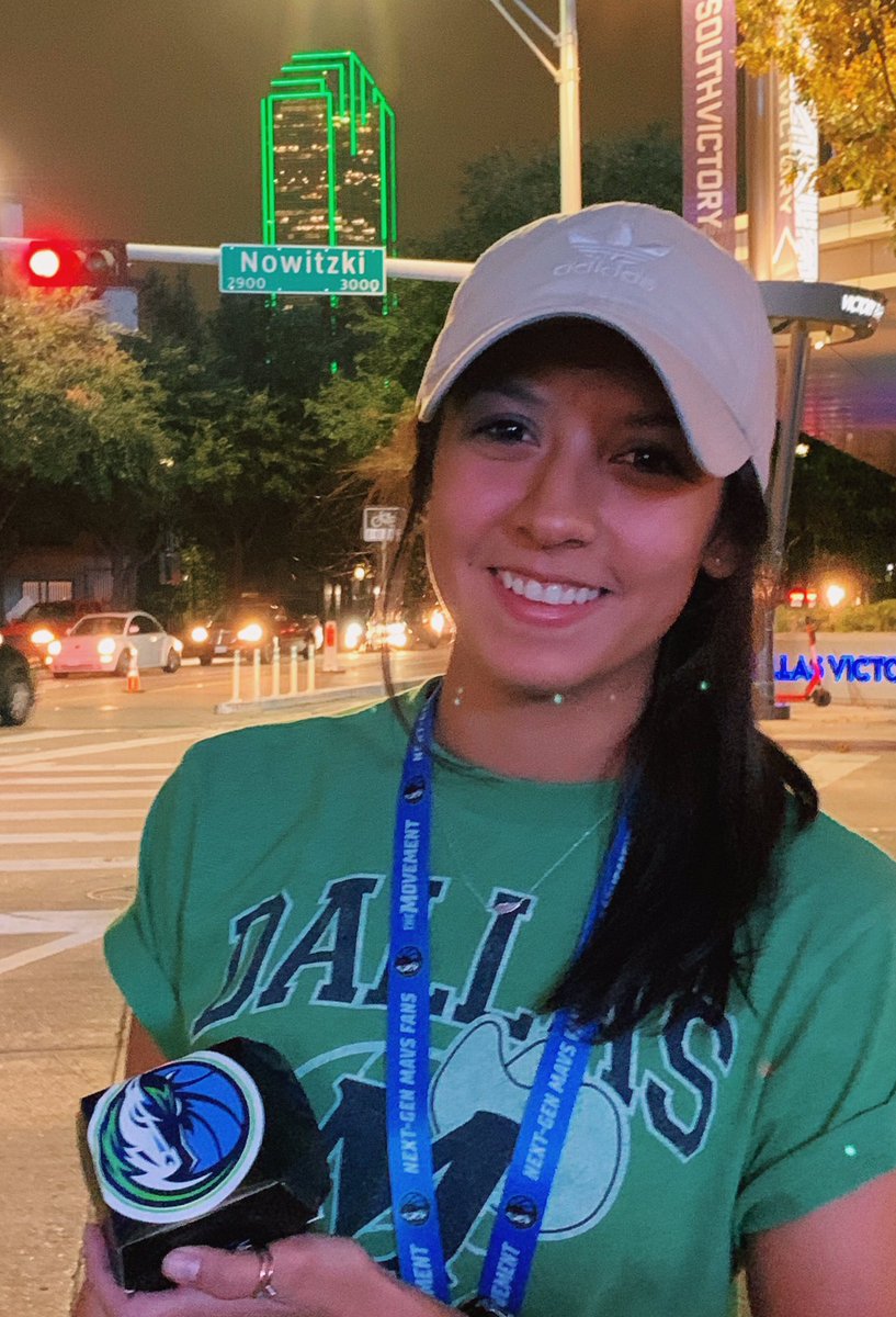 SerafinaLopez's tweet photo. my most valuable possession is a (214) number 📞🌃 #MAVSCITY #dallas #mffl https://t.co/e4wbyfam0G