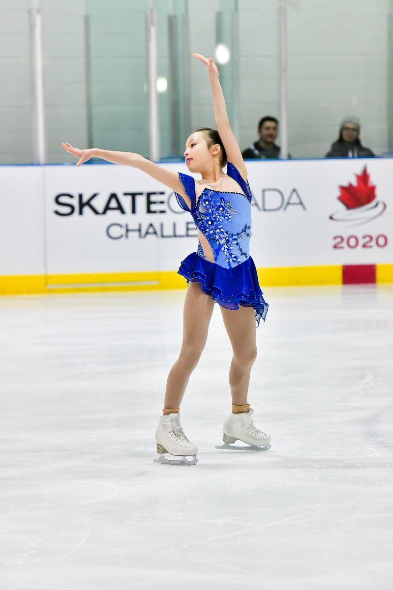 SkateCanada's tweet image. After novice women short / Après les femmes novice programme court: 
1.Emma Szeto (B.C./YK) 47.70
2.Michelle Lee (ON) 44.46
3.Lia Pereira (ON) 43.28
#Challenge20 #Défi20 #CreatingHistory #Créerlhistoire