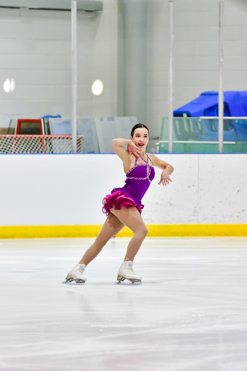 SkateCanada's tweet image. After novice women short / Après les femmes novice programme court: 
1.Emma Szeto (B.C./YK) 47.70
2.Michelle Lee (ON) 44.46
3.Lia Pereira (ON) 43.28
#Challenge20 #Défi20 #CreatingHistory #Créerlhistoire