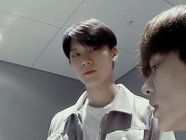 Fz_Fang's tweet photo. นี่ชอบน้องเตนมุมเสยมาก มันน่ารักนุ้บนิ้บ แก้มย้วย ㅠㅠ https://t.co/UhcQVPWKks