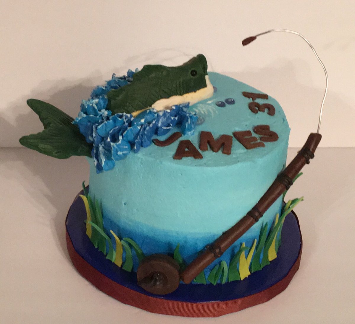 letmebakethat's tweet photo. #Gonefishing #birthdaycake #customcake #heatherscakes #letmebakethat #cakeart #cakedecorating #fishing https://t.co/hFkdH0GnbP