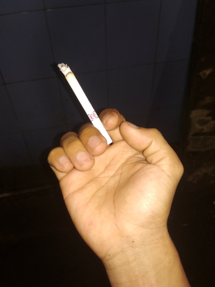 cemodsykes's tweet photo. Please dong bantu...
Satu retweet satu hari tanpa rokok.

Paru-paru gw sakit... :( https://t.co/yQj0mLByl7