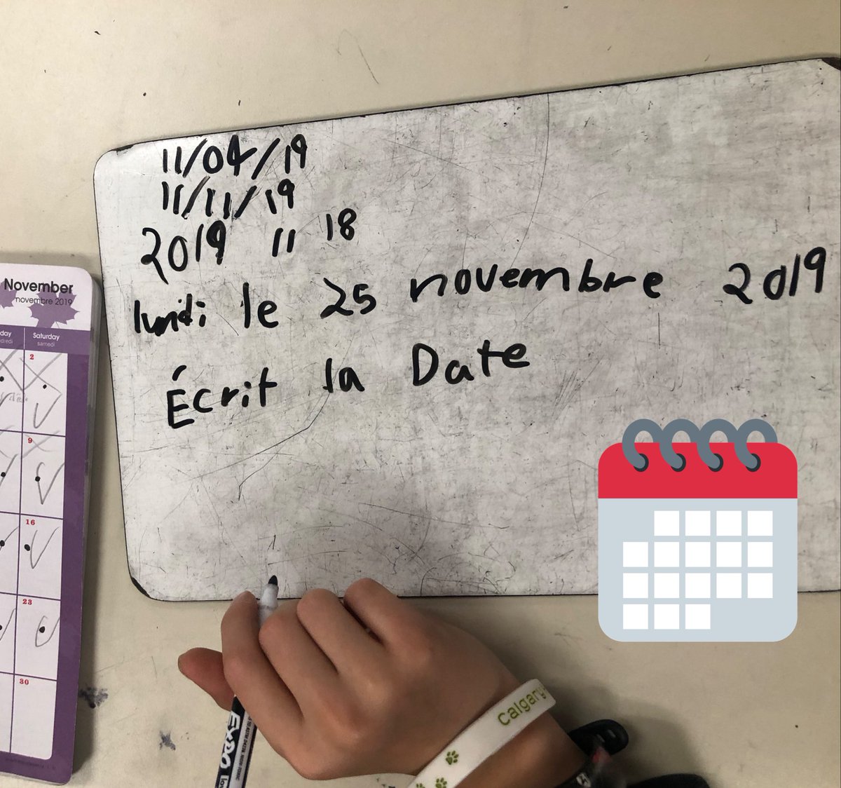 JJAndreaM1's tweet image. Learning how to use a calendar by recording dates that are important to students! #meaningfullearning #mathiseverwhere #lesmathssontpartout@JohnstoneSchool