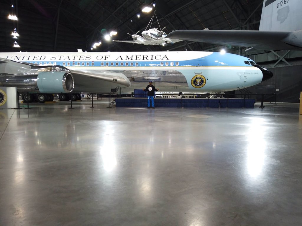 andrerunusa's tweet photo. Hi guys,
I decided to take 2 days off to celebrate the Thanksgiving holiday with my host family here in Beavercreek, OH.
Did you know that Aviation is born here in Dayton, OH ? And that the Wright Brothers invited it?
Isn’t that cool?
#AndreRunUSA #USAforUNHCR #RunAndreRun https://t.co/wePGIejOrQ