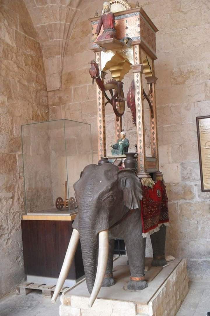 Reproductions of the elephant clock can be seen in a shopping mall in Dubai, the Ibn Battuta Mall, and the Musee d’Horlogerie du Locle in Switzerland.